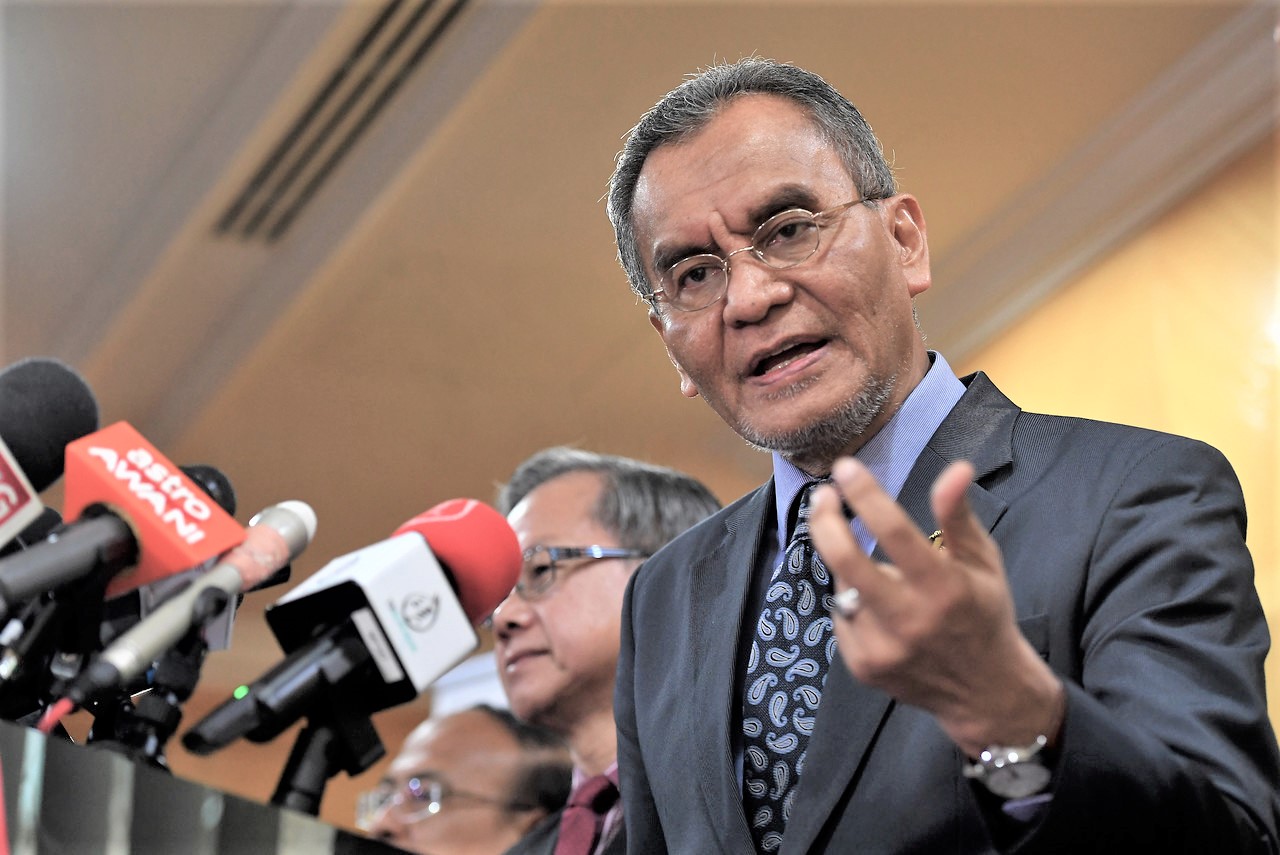 DATUK SERI DR DZULKEFLY AHMAD